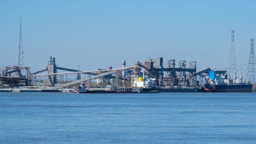 Corn Belt Ports, Louisiana ports sign CEA