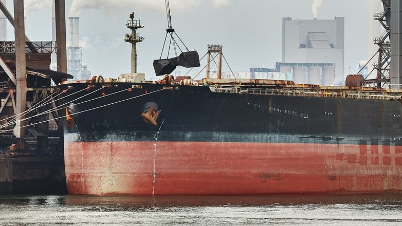 Capesize, Panamax rates falling